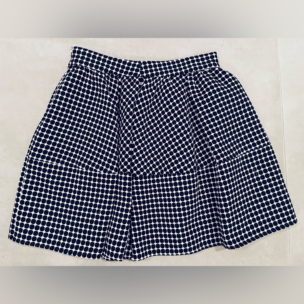 Express Fashion Black White Skirt. - Picture 2 of 3